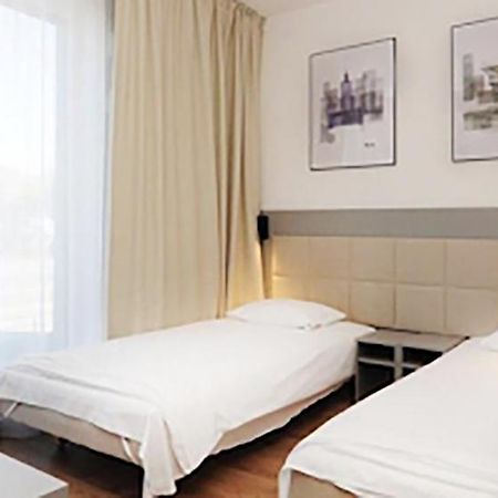 404 Rooms Wolska Apartament Варшава Екстер'єр фото