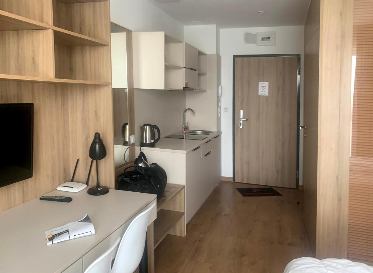 404 Rooms Wolska Apartament Варшава Екстер'єр фото